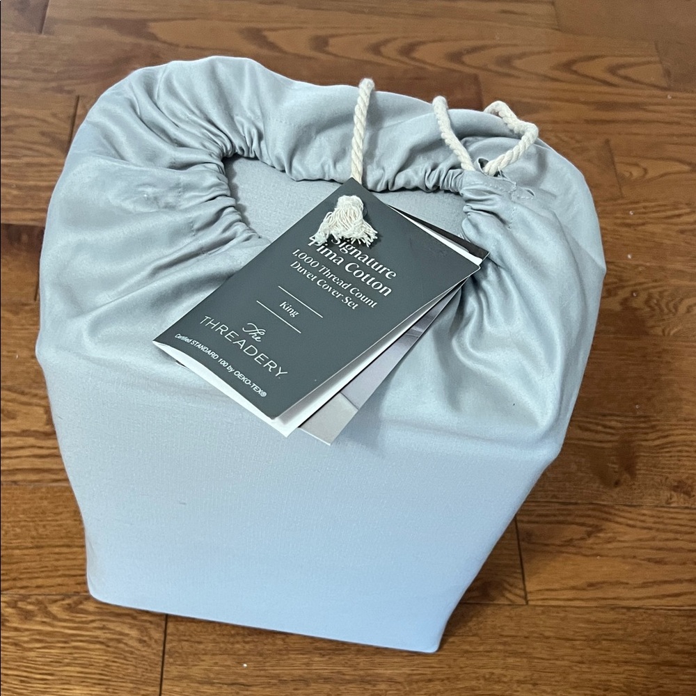 The Threadery Pima Cotton 1000 thread count Light Blue Duvet Cover Set King size